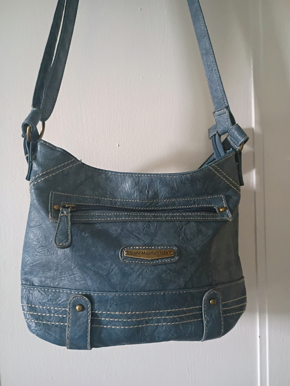 Stone Mountain Accessories Blue Leatherette Crossbody Bag